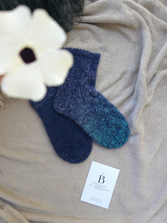 Tumši zilas dabīgās vilnas zeķes