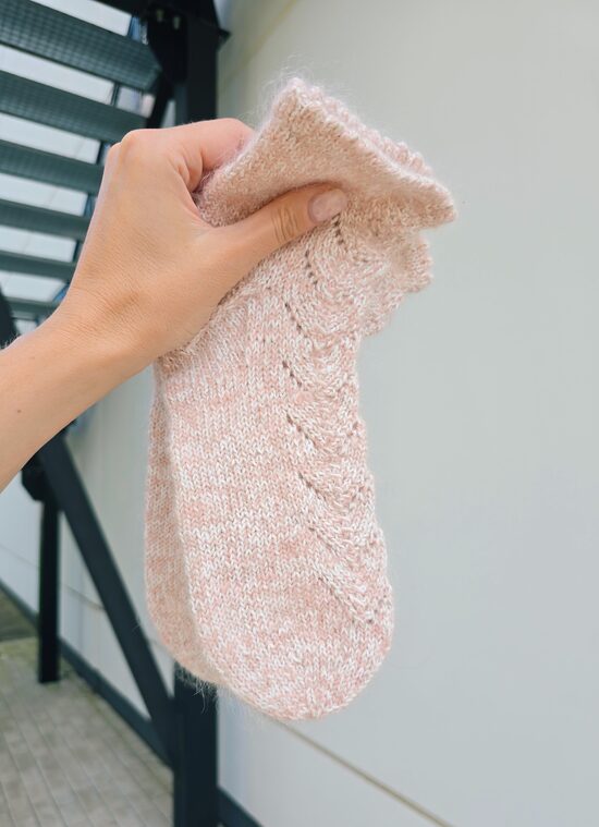 Gaiši rozā adītas sieviešu zeķes no kokvilnas un kidmohēras - AR DEFEKTU