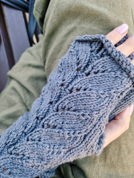 Adīti kokvilnas bezpirkstu cimdi pelēkā krāsā